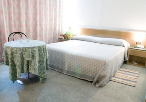 Hotel Thema Rocca San Giovanni Exterior photo